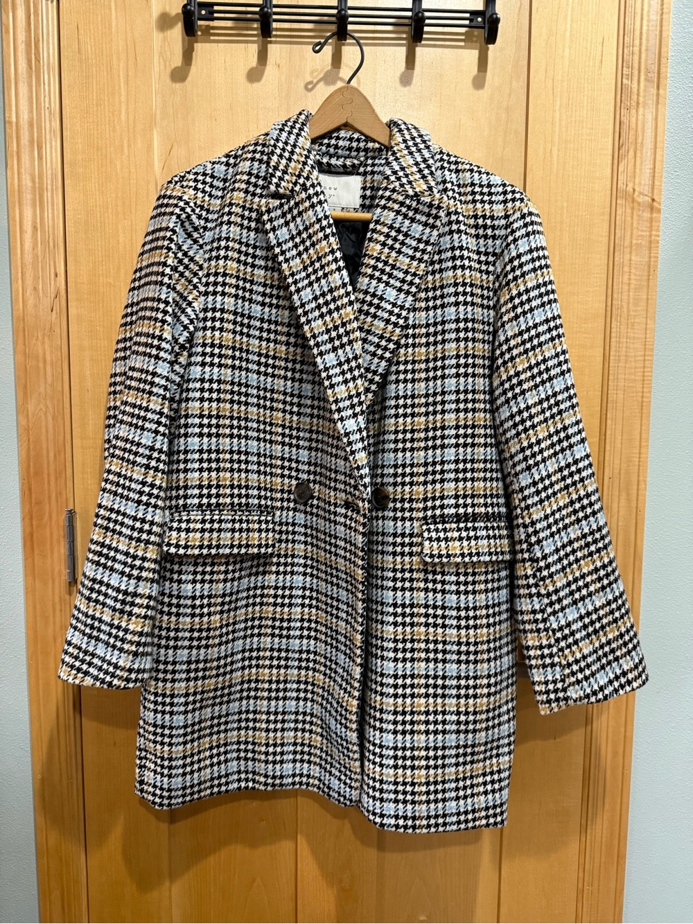 Women's Houndstooth Double-Breasted Coat - Black, White, Blue & Tan